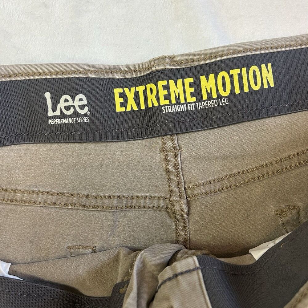 Lee Men's 44x32 Straight Relaxed Taper Extreme Motion Stretch Tan Khaki Pants - Picture 6 of 9